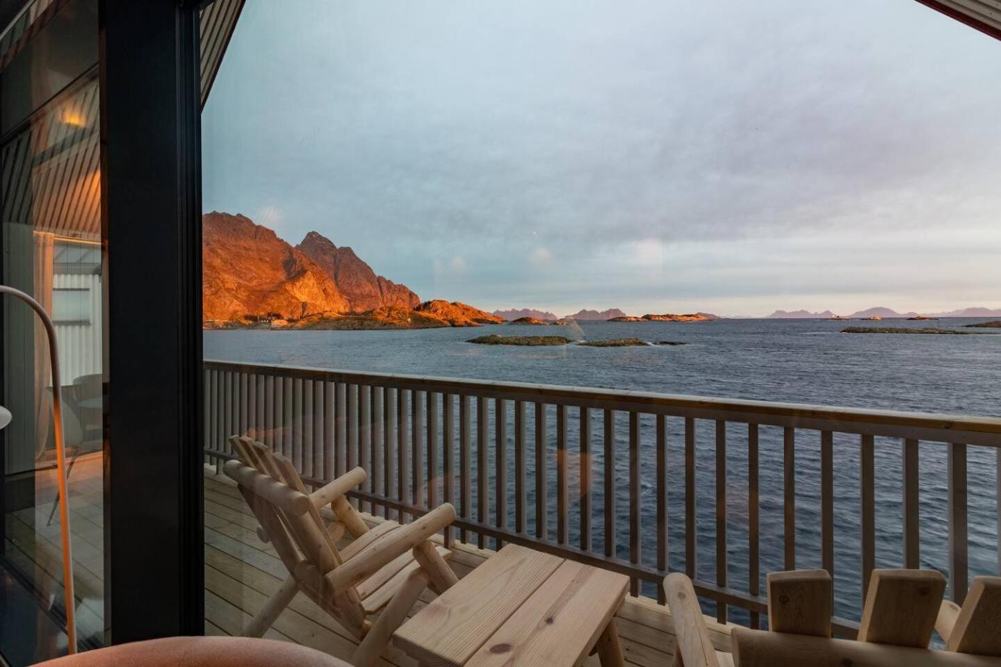 Leilighet Med Fantastisk Utsikt Henningsvær Eksteriør bilde